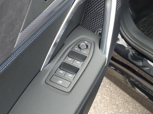 Black Sapphire Metallic 2026 BMW X1 M35i