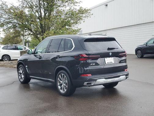 Black Sapphire Metallic 2026 BMW X5 xDrive40i