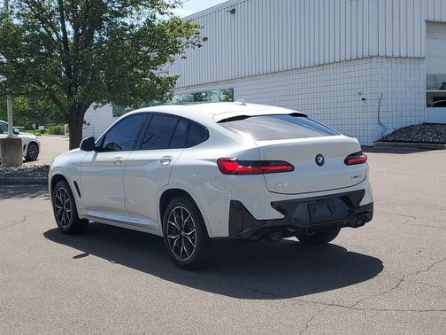 Alpine White 2025 BMW X4 xDrive30i