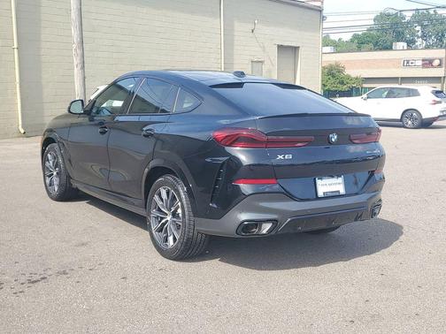 Black Sapphire Metallic 2027 BMW X6 xDrive40i