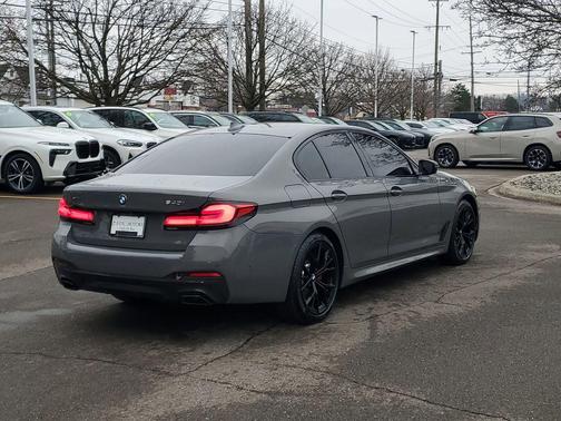 Bernina Grey Amber Effect Metallic 2022 BMW 540 i xDrive