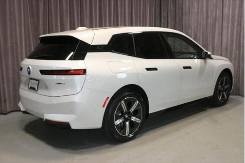 2026 BMW iX xDrive45