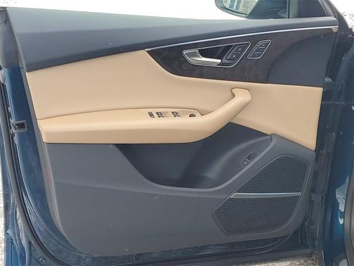 2020 Audi Q8 55 Premium Plus