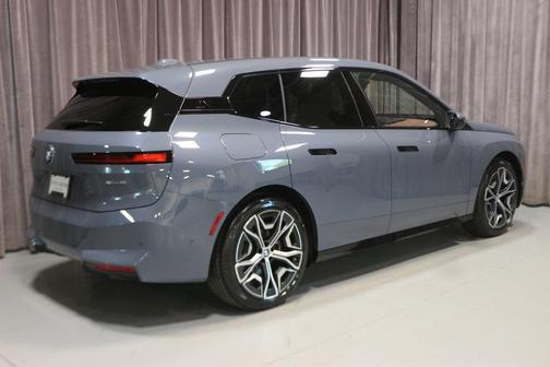 2026 BMW iX xDrive45