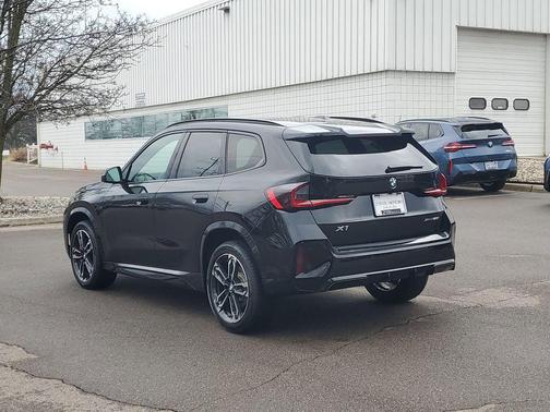 Black Sapphire Metallic 2026 BMW X1 xDrive28i