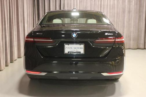 2025 BMW 530 i xDrive