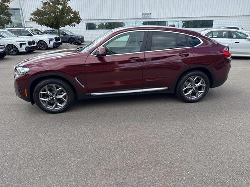 2023 BMW X4 xDrive30i