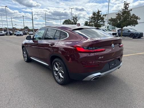 2023 BMW X4 xDrive30i