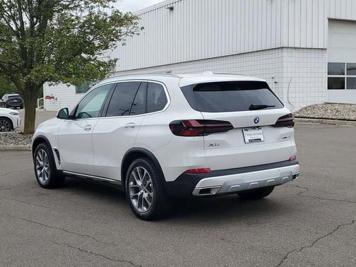 Alpine White 2026 BMW X5 xDrive40i