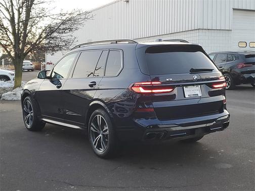 2024 BMW X7 M60i