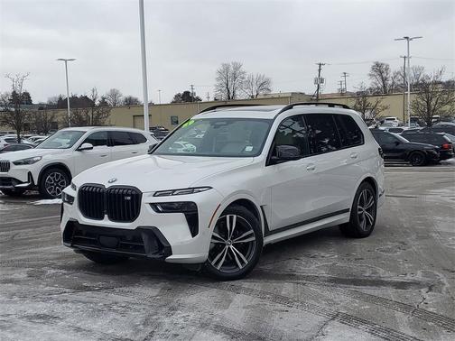 2025 BMW X7 M60i