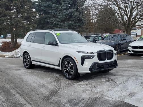 2025 BMW X7 M60i