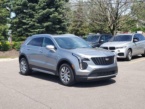 Argent Silver Metallic 2023 Cadillac XT4 Premium Luxury