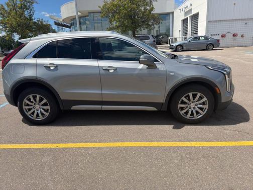 Argent Silver Metallic 2023 Cadillac XT4 Premium Luxury