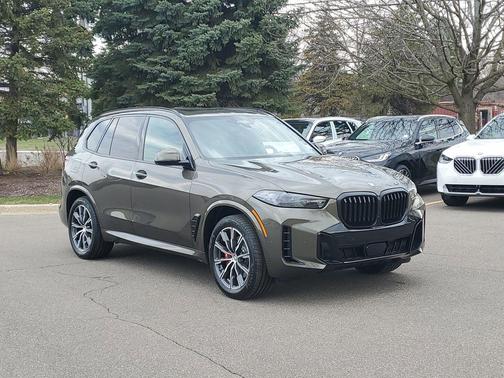 Manhattan Green Metallic 2026 BMW X5 xDrive40i