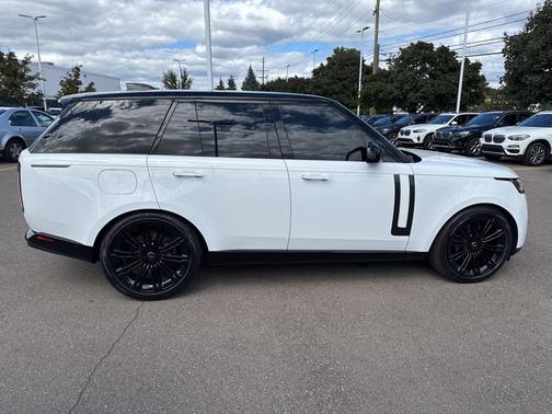 2024 Land Rover Range Rover P530 SE