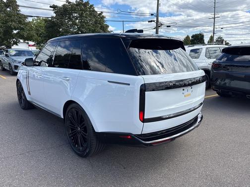 2024 Land Rover Range Rover P530 SE