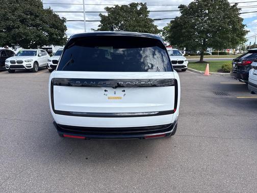 2024 Land Rover Range Rover P530 SE