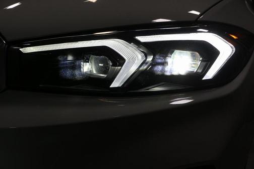 2025 BMW 330 i xDrive