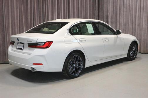 2025 BMW 330 i xDrive