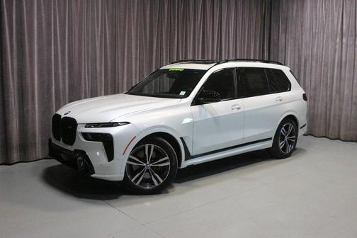 2025 BMW X7 M60i