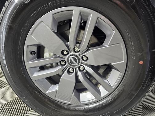 2025 Nissan Frontier SV