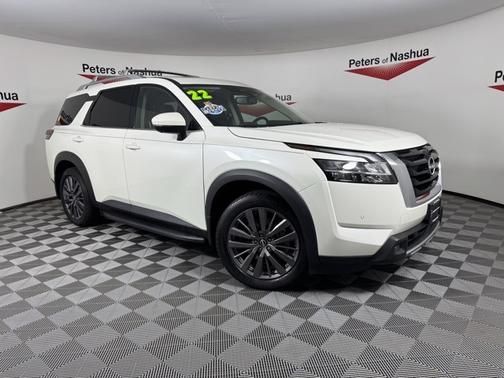 2022 Nissan Pathfinder SL