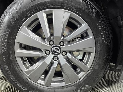 2025 Nissan Pathfinder S