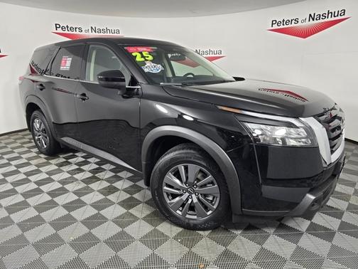 2025 Nissan Pathfinder S