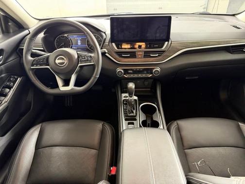 White 2024 Nissan Altima 2.5 SL