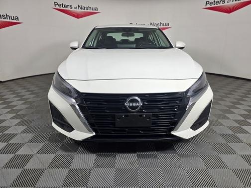 White 2024 Nissan Altima 2.5 SL