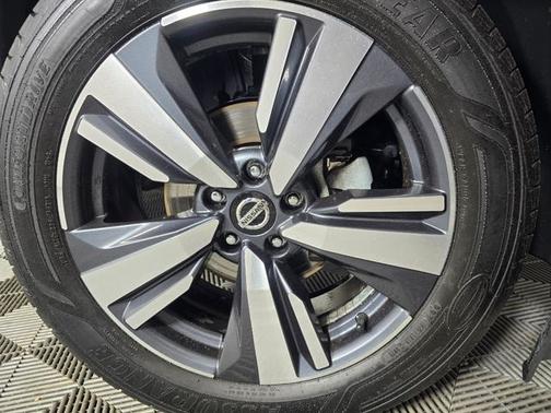 Black 2021 Nissan Rogue SL