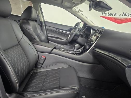 2023 Nissan Maxima Platinum