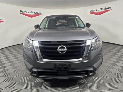 2025 Nissan Pathfinder S