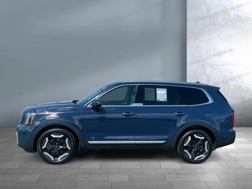 Blue 2024 Kia Telluride S