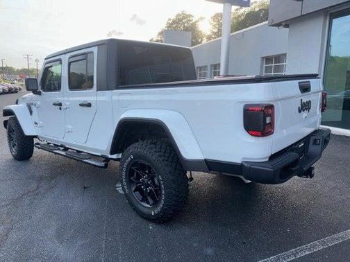 2025 Jeep Gladiator Willys