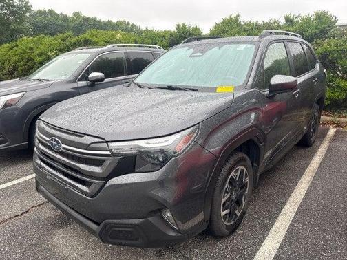 Magnetite Gray Metallic 2025 Subaru Forester Premium
