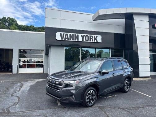Magnetite Gray Metallic 2025 Subaru Forester Premium