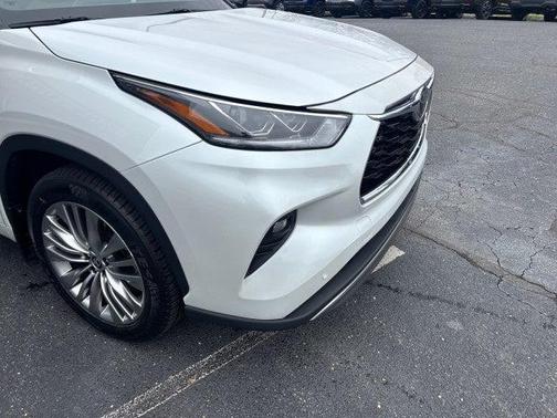 2024 Toyota Highlander Platinum