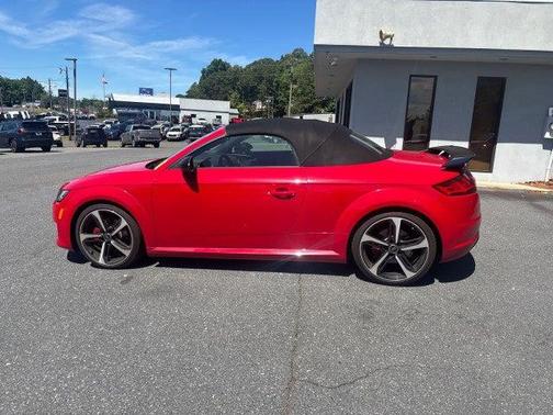 Tango Red Metallic/Black Roof 2018 Audi TT 2.0T