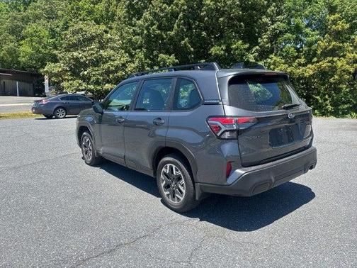 Magnetite Gray Me 2026 Subaru Forester Base