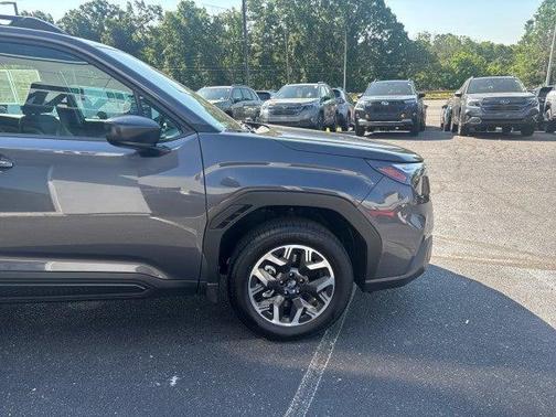 Magnetite Gray Me 2026 Subaru Forester Base