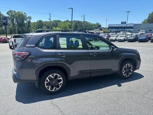 Magnetite Gray Me 2026 Subaru Forester Base