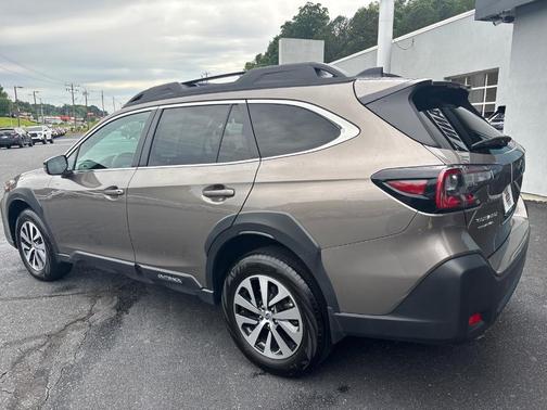 2023 Subaru Outback Premium