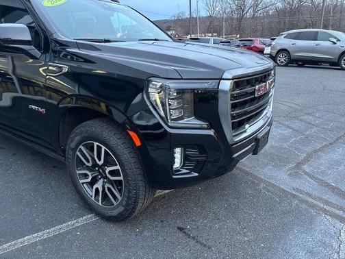2023 GMC Yukon 4WD AT4