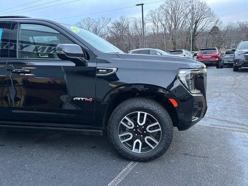 2023 GMC Yukon 4WD AT4