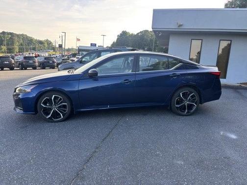 Deep Blue Pearl 2023 Nissan Altima SR FWD