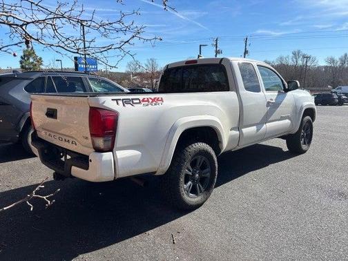 2017 Toyota Tacoma SR5