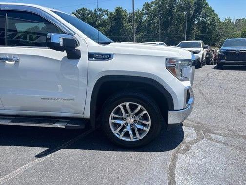 White Frost Tricoat 2019 GMC Sierra 1500 SLT