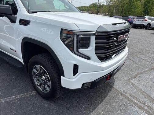Summit White 2024 GMC Sierra 1500 AT4